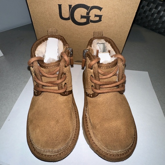 UGG Kids Tan Boots - Picture 5 of 14